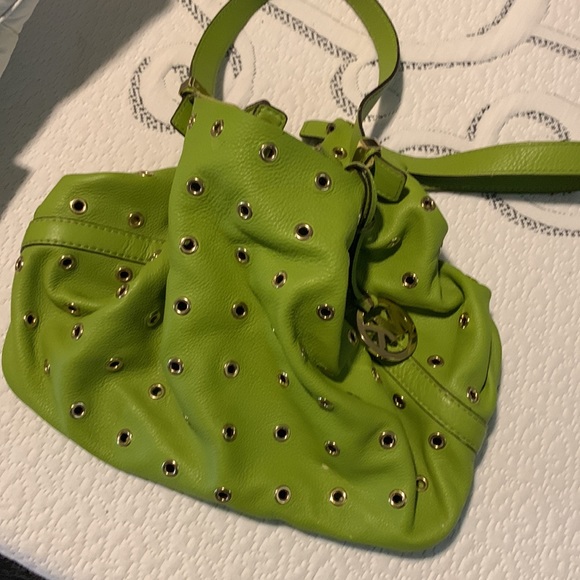 New green Michael kors bag - Picture 3 of 3